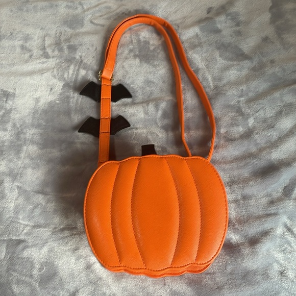 Brand new pumpkin purse - Picture 5 of 11